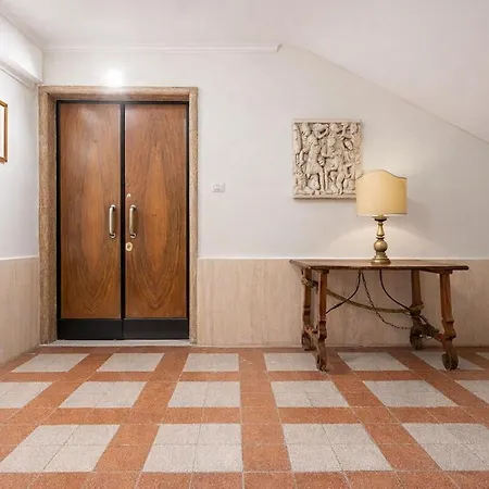 Vatican 3br For Families & Groups